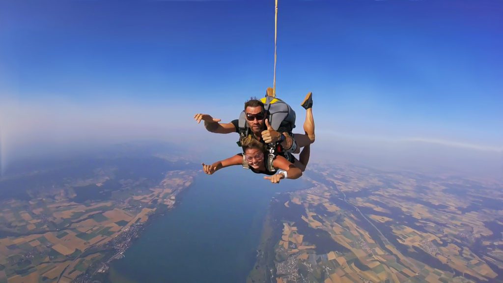 Saut en parachute tandem à Yverdon les bains