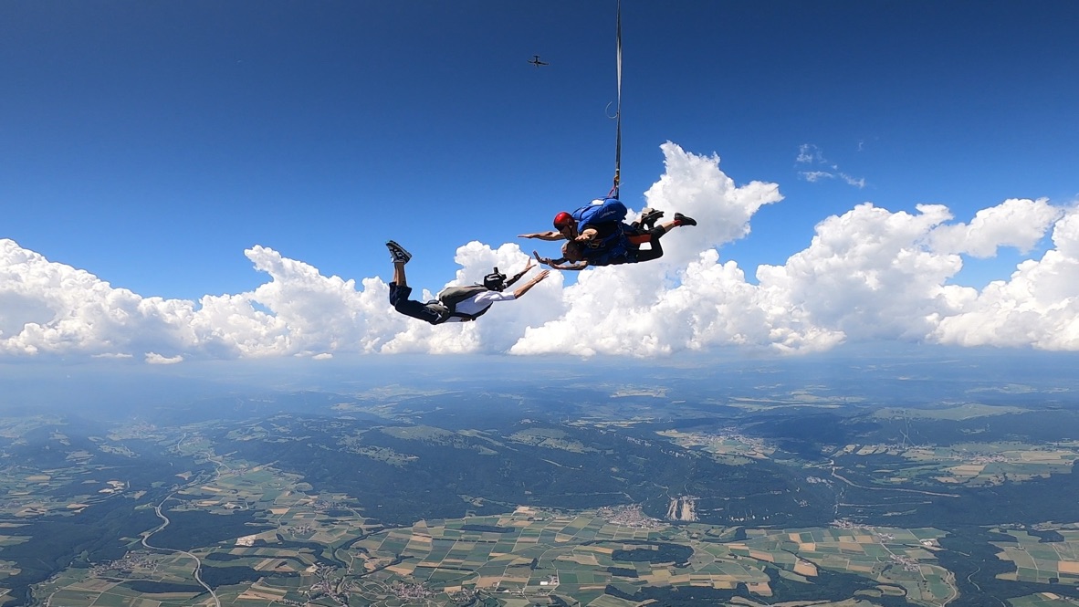 Chute libre parachutisme tandem Suisse 200 kmh