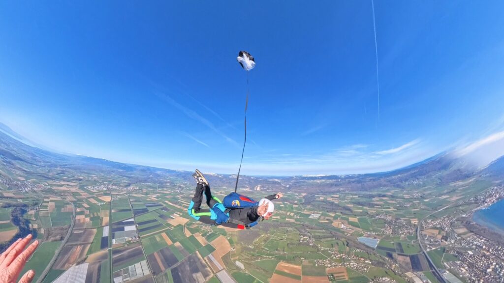 Ouverture du parachute à Yverdon les Bains