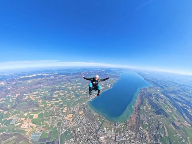 Instagram post from romandieparachutisme. This post is in position 8.