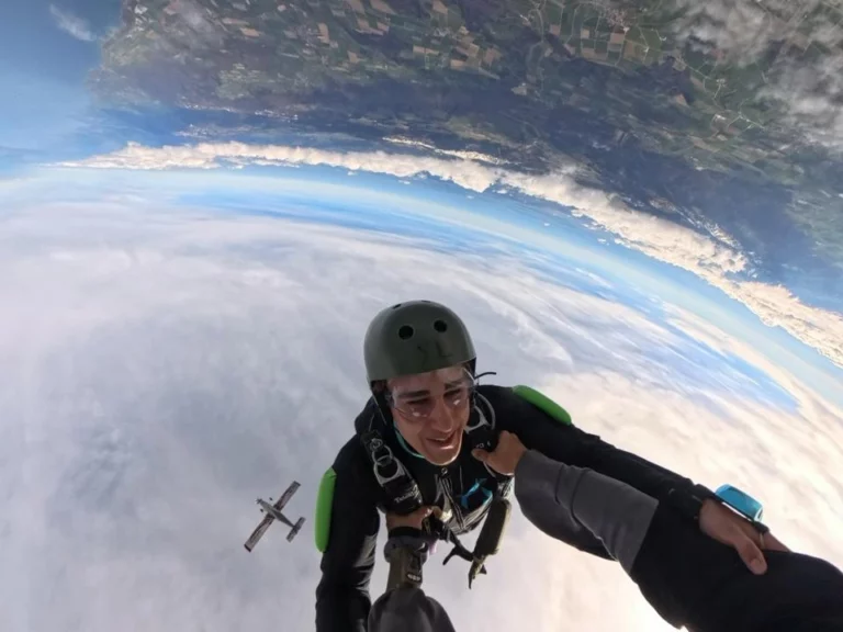 Instagram post from romandieparachutisme. This post is in position 7.