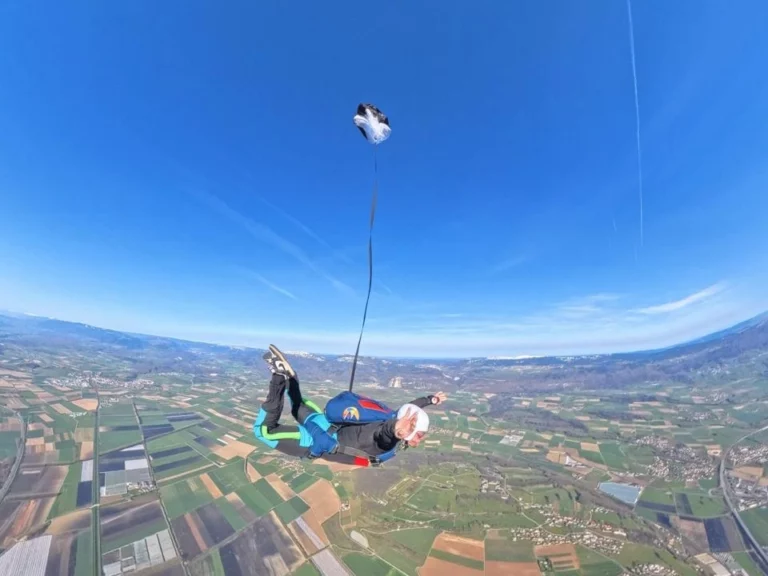 Instagram post from romandieparachutisme. This post is in position 9.