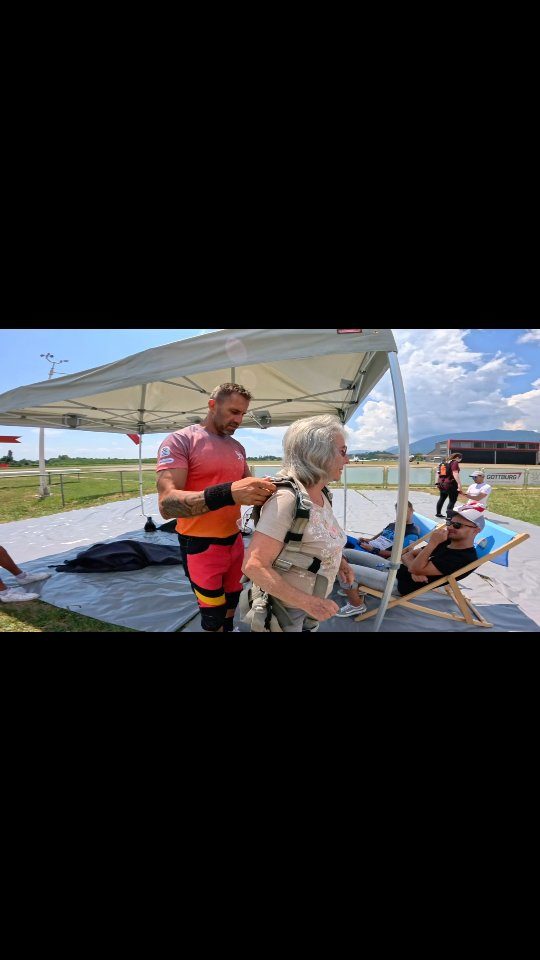 Instagram post from romandieparachutisme. This post is in position 16.