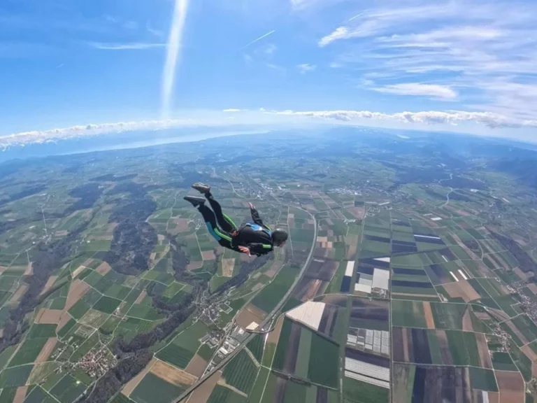 Instagram post from romandieparachutisme. This post is in position 4.