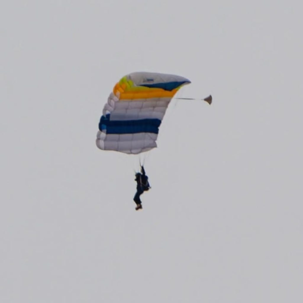 Instagram post from romandieparachutisme. This post is in position 7.