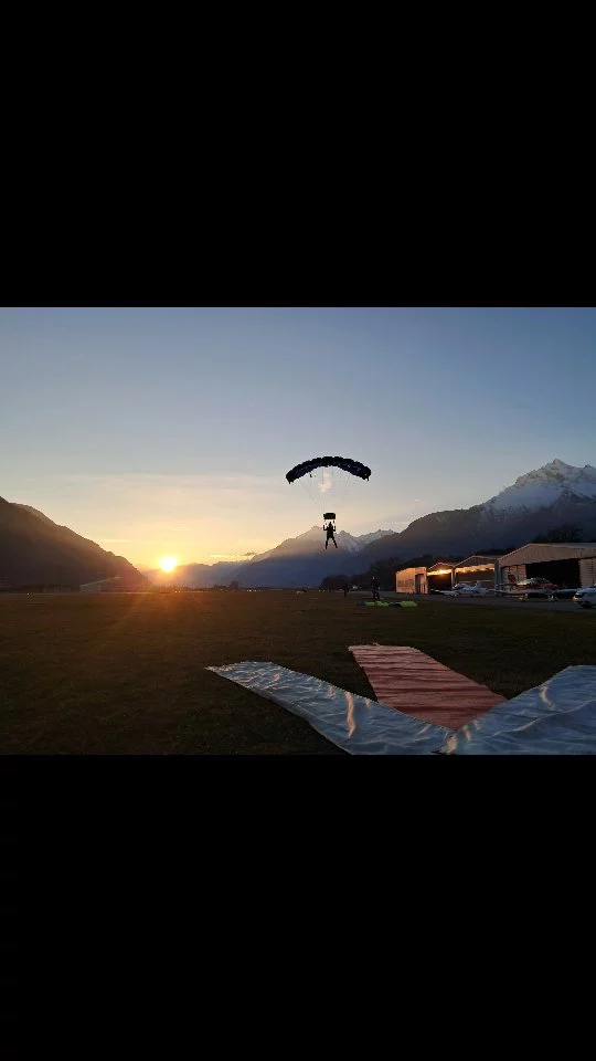 Instagram post from romandieparachutisme. This post is in position 7.