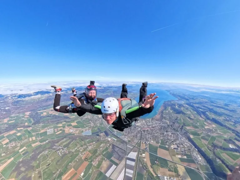 Instagram post from romandieparachutisme. This post is in position 1.